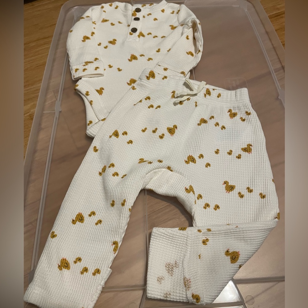 Waffled Duck Outfit